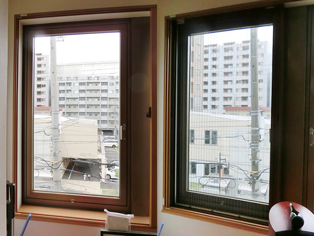 縦すべり出し窓にプリーツ網戸　セイキ　アルマーデＩＩＩ　施工事例　名古屋市熱田区